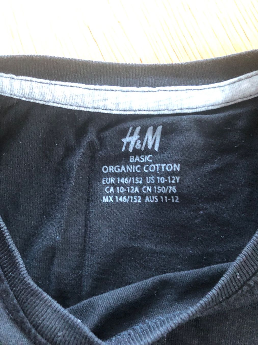 H&M Camicie, T-shirt & Polo: T-SHIRT 146/152 H&M schwarz – Usato da Wattwil venduto da jopara 1