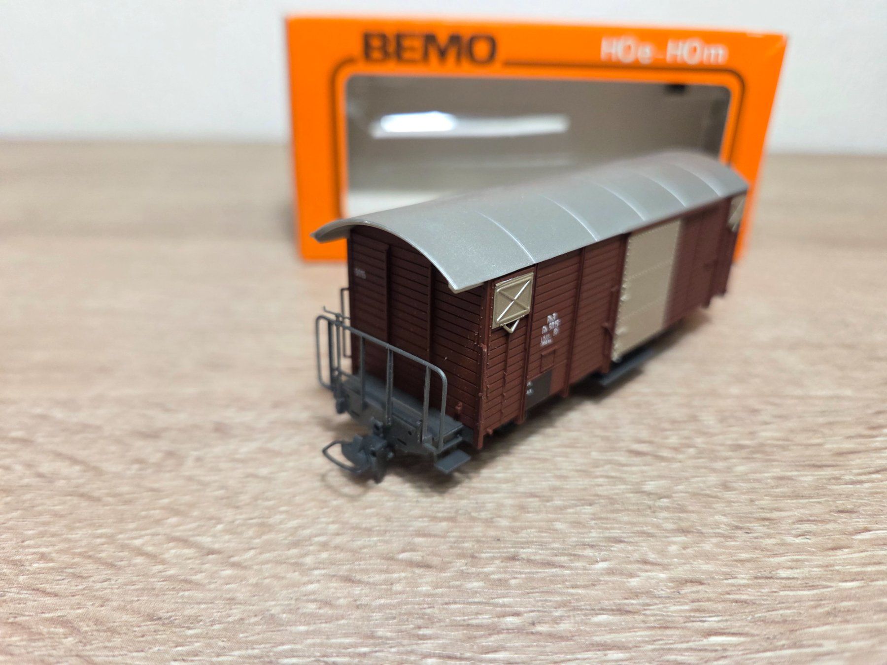 Bemo Modellini di ferrovie: Bemo 2256 Güterwagen RhB H0m – Usato da St-Aubin-Sauges venduto da Lo_Go 2