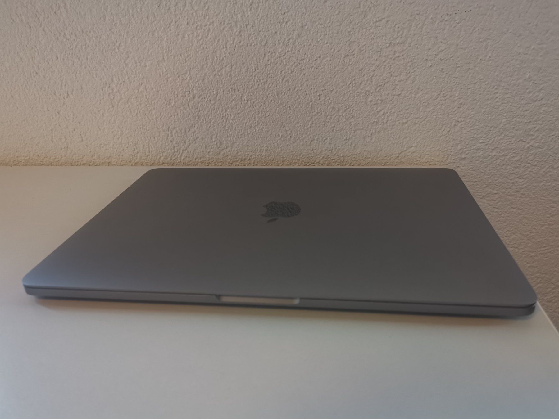 Apple Notebook: Macbook pro pour réparation A1706 Emc 3071 – Difettoso da Poliez-le-Grand venduto da Lea_2wl5 8