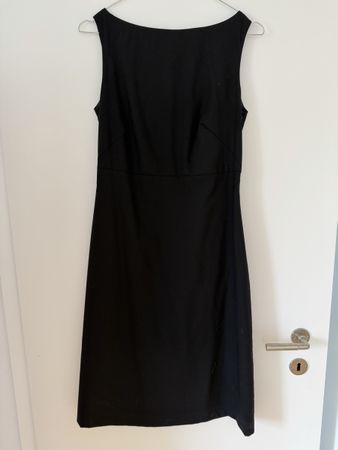 Banana Republic Black Wool Dress, Size 2 - Perfect Fit!