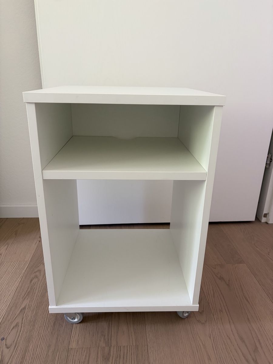 Ikea Banconi: Kleiner Korpus auf Rädern – Usato da Kriens venduto da ast_vnw8