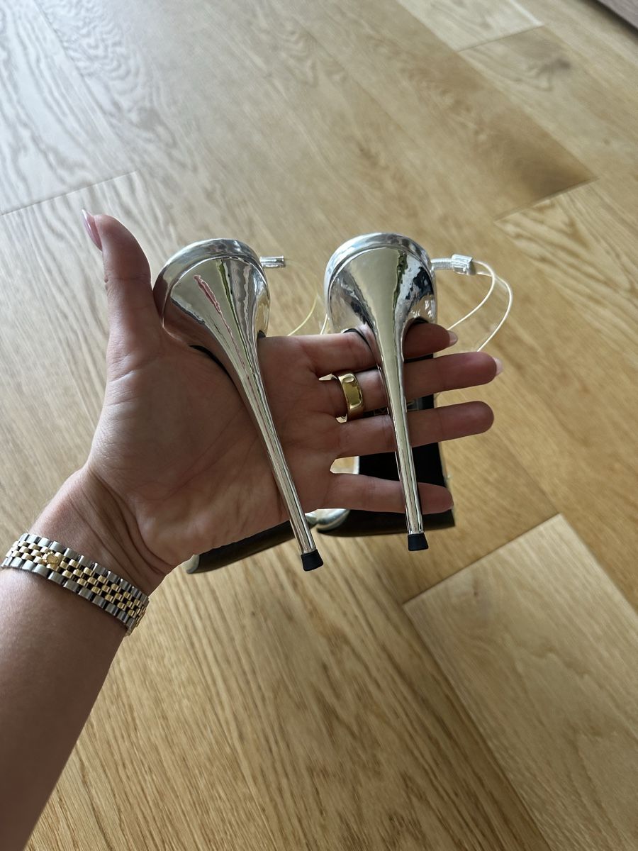 Damenschuhe: Talons argentés / plastique 37 new – Neu und originalverpackt aus La Croix (Lutry) von secondhandZara 2