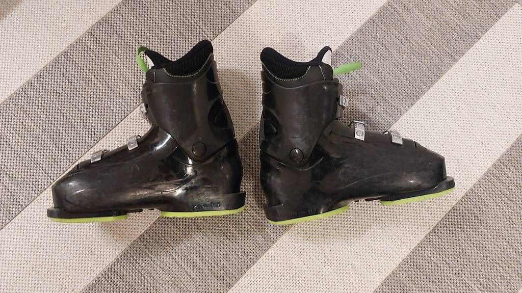 Rossignol Chaussures garçon: Rossignol Comp J3 GRösse 26.6mm/mondo 22.5 – D'occasion à Bottighofen par TobiasKlein 1