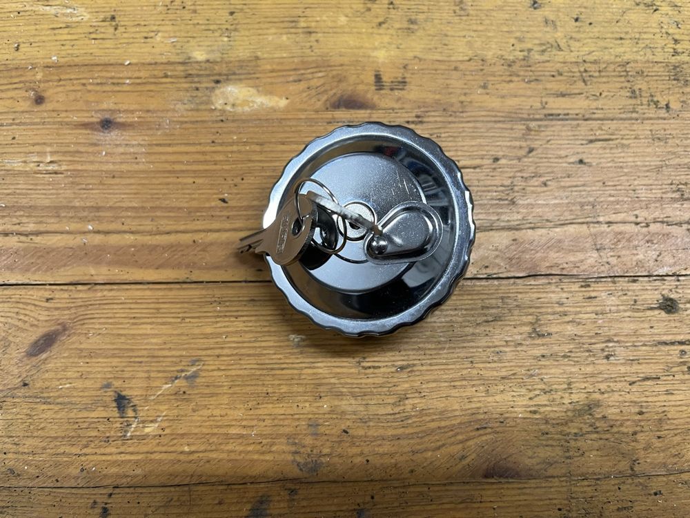 Tankdeckel Tankstopfen Kunststoff Original Puch Emblem