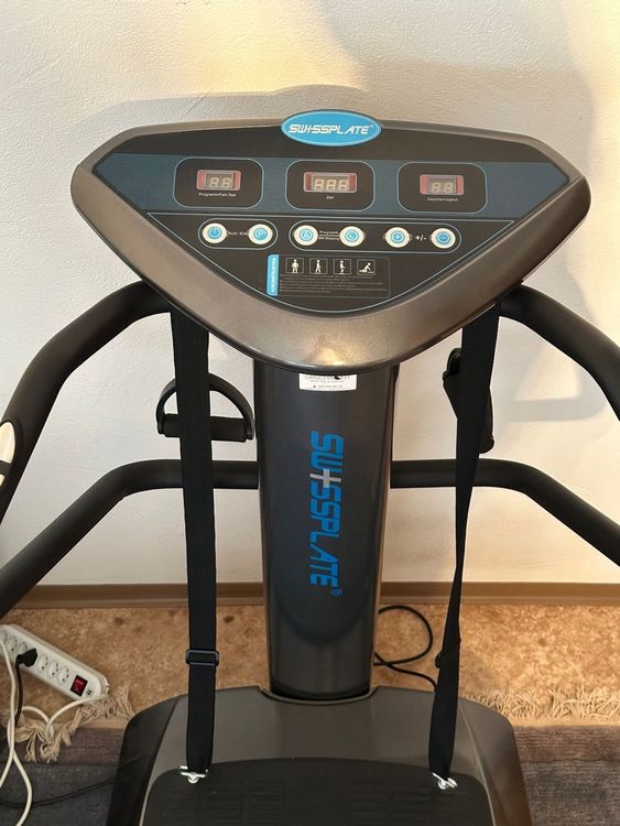 Swissplate Hometrainer: Vibrationsplatte Swissplate CW 700PRO ER – Gebraucht aus Nottwil von Ma.ja