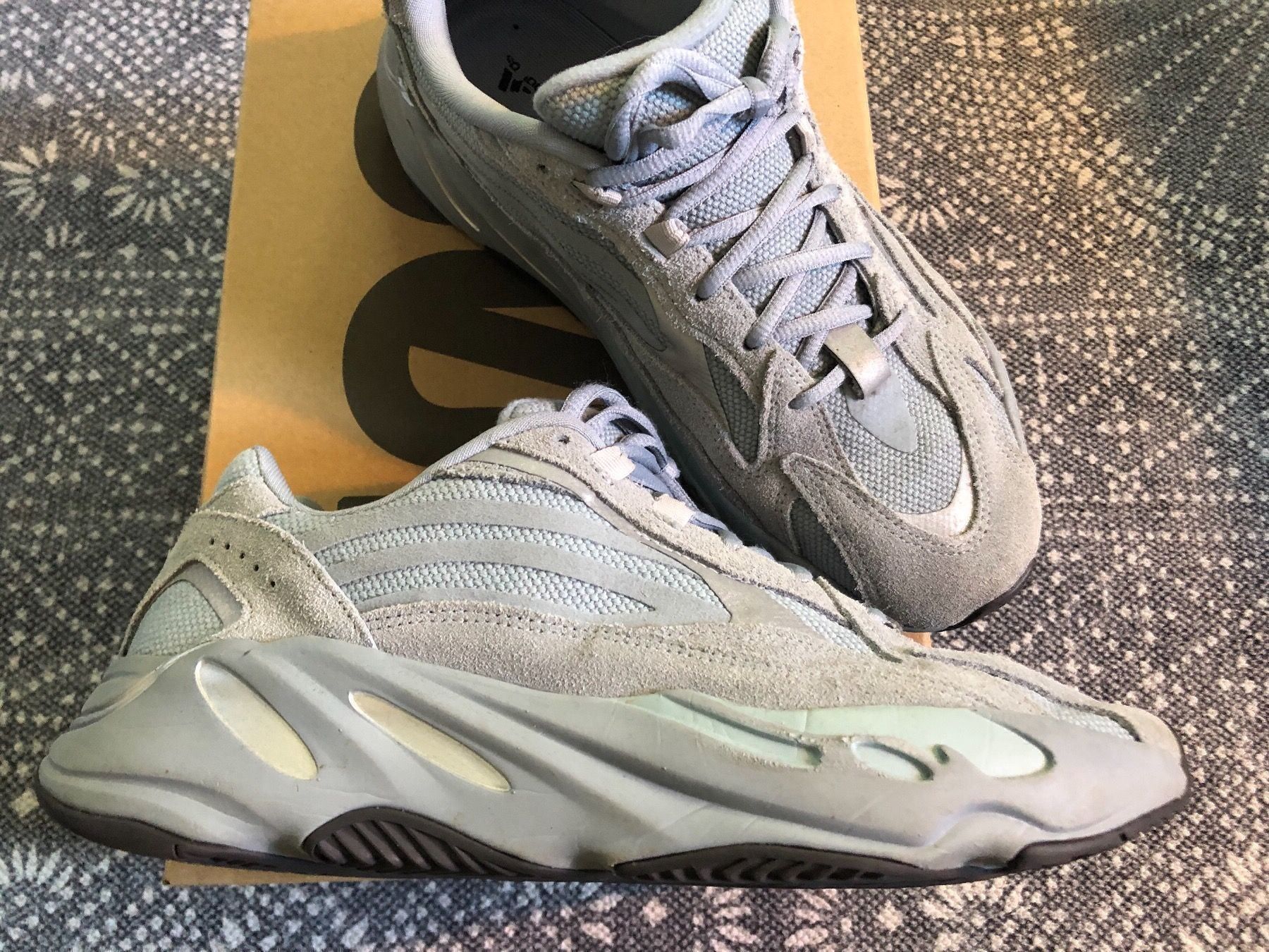 Scarpe da uomo: Adidas Yeezy Boost 700 V2 – Usato da Utzenstorf venduto da Ismaele 3