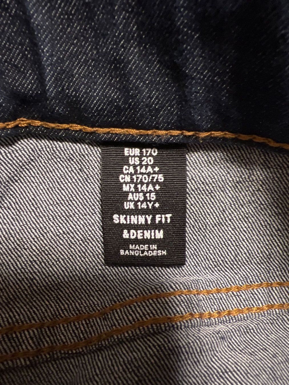 H&M Pantaloni: Jeans dunkelblau Gr. 170 – Nuovo (secondo la descrizione) da Zürich venduto da DiemN 2