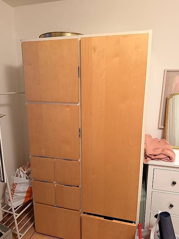 Schränke: Gratis Schrank / Stauraumschrank zu verschenken  – Gebraucht aus Zürich von Hackiko
