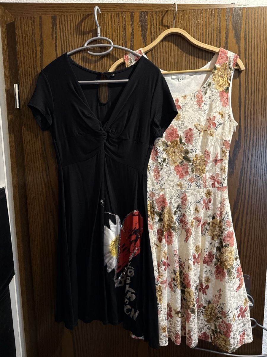 Desigual Vestiti: Kleid desigual und Kleid mit Blumen  – Usato da Pieterlen venduto da Ksenia3003