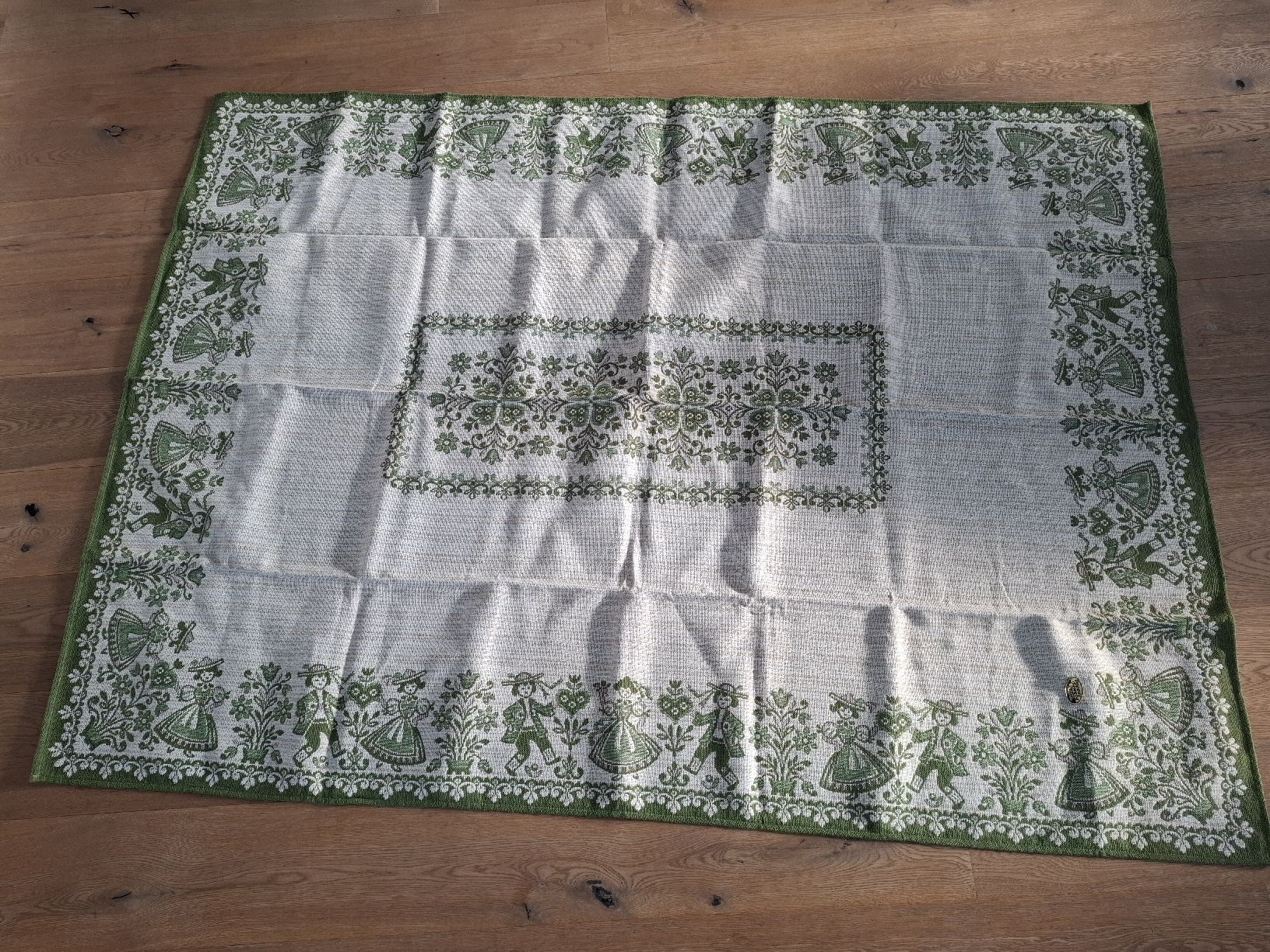 Coperte: Doppelseitige Vintage Tagesdecke mit Trachtenmuster – Usato da Luzern venduto da nikey01 1