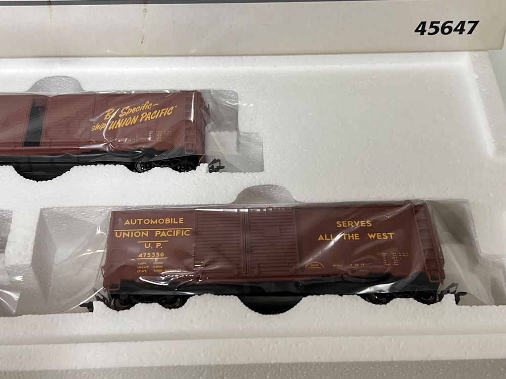 Märklin 45647 UNION PACIFIC Double-Door Box Car Set H0 (Neu und ...
