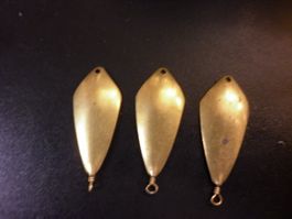 3 anciennes cuillères pour la traîne/3 antik Schlepplöffel