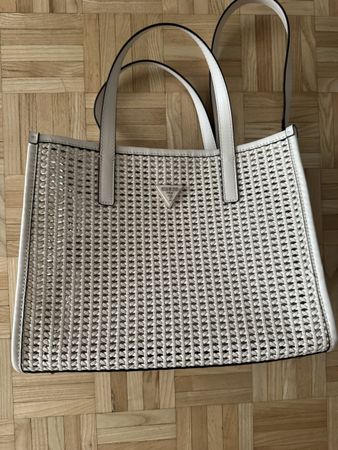 Guess Handtasche Sommer/Frühling Beige Neuwertig 40 Zeichen