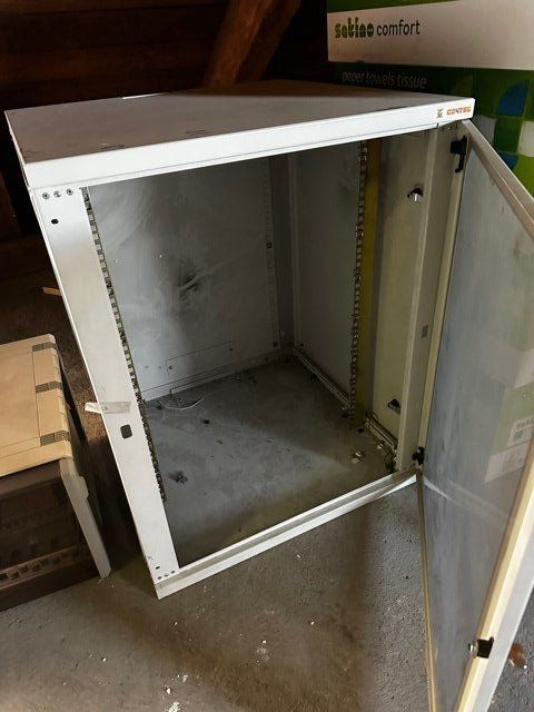 Racks & Supports: Serverschrank 19 Zoll – D'occasion à Zürich par graul 1