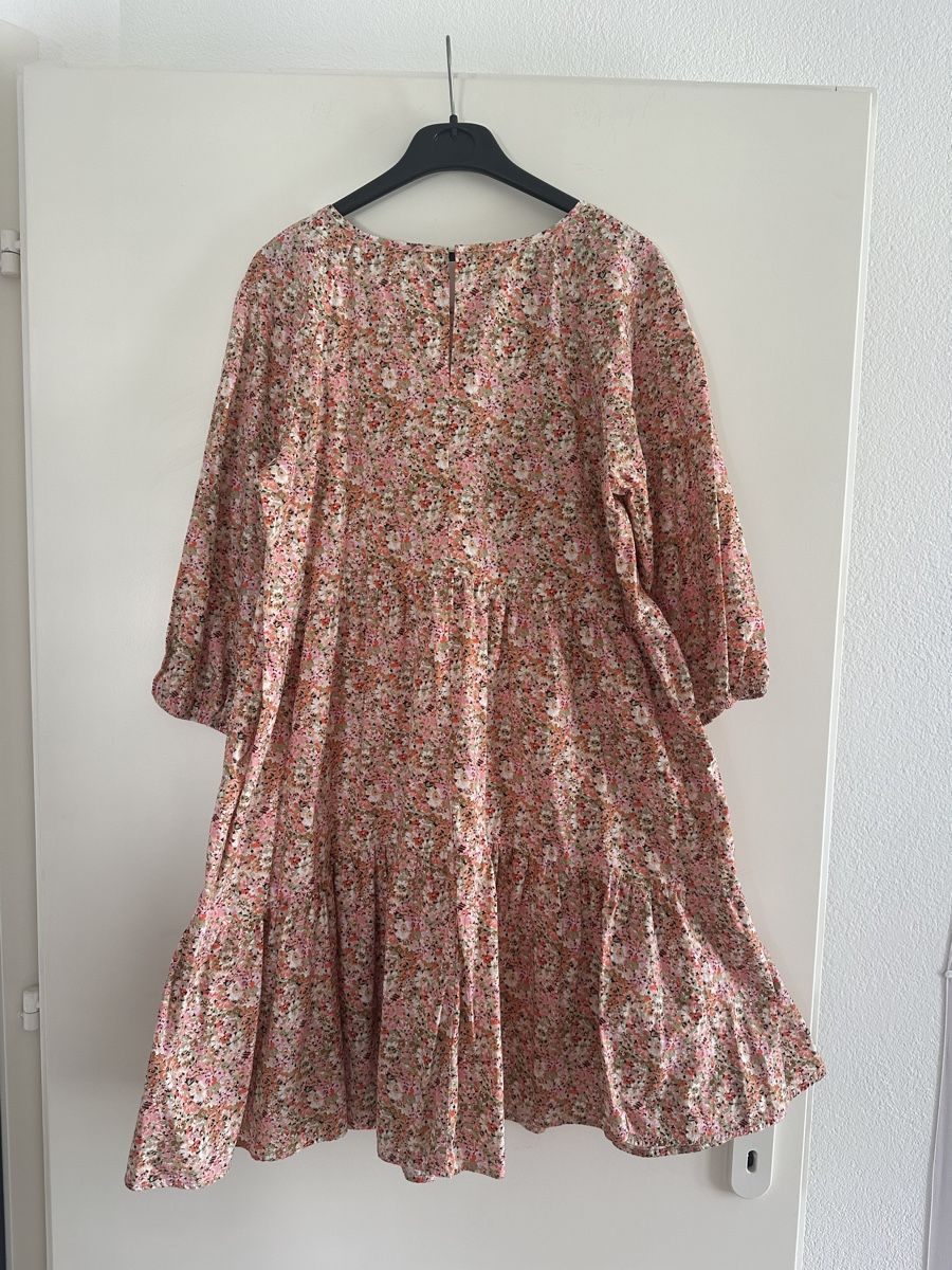 Kleider: ROMANTIC SPRING MIDI DRESS WITH FLOWERS M – Gebraucht aus Zofingen von JumpInVintage 2