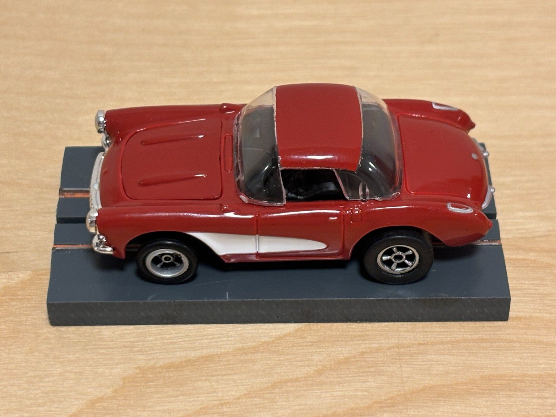 Rennbahnen: Auto World 1957 Corvette rot – Neu (gemäss Beschreibung) aus Bülach von h0slotch 1