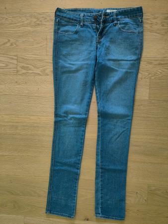 Stylische SQUIN Damenjeans - Low Waist Slim Leg, Grösse 26