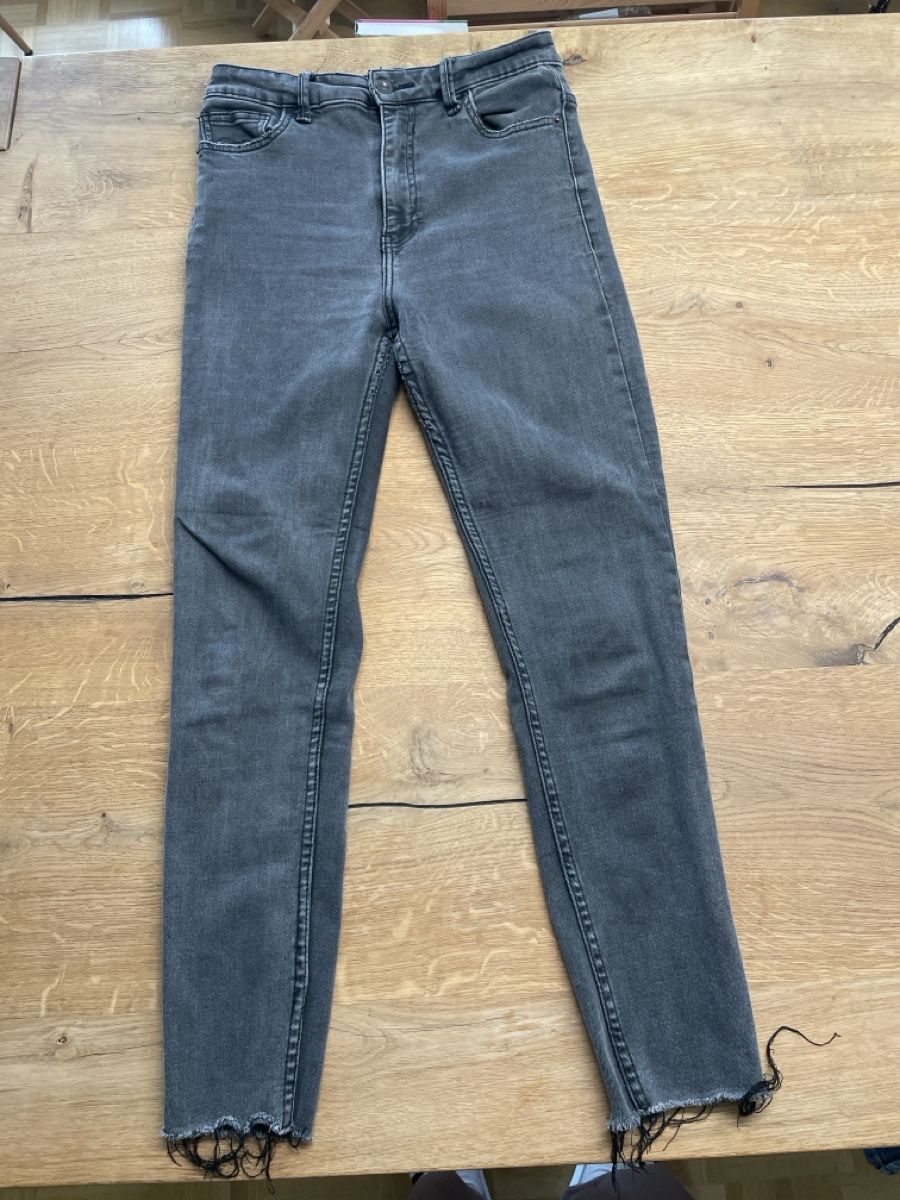 Bershka Jeans: Bershka Skinny Jeans – Usato da Thun venduto da nie_8v9b