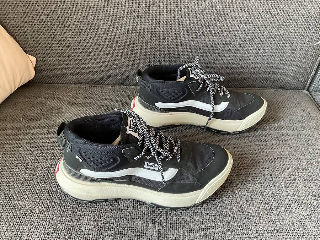 Herrenschuhe: VANS Outdoor Wanderschuhe – Neu und originalverpackt aus Zürich von B76