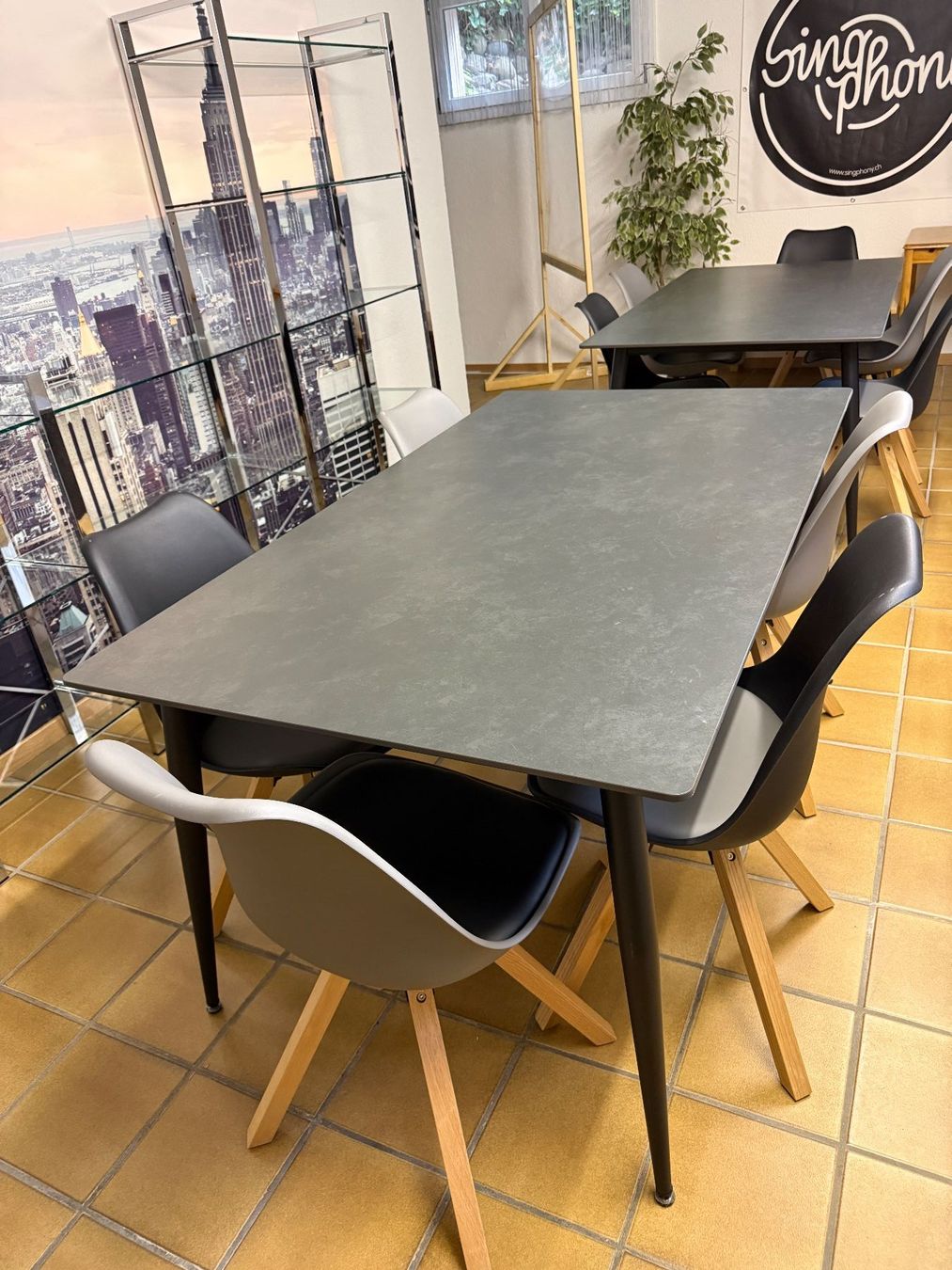 Tables: Tisch NEU – Neuf (Voir description) à Windlach par Magaglio