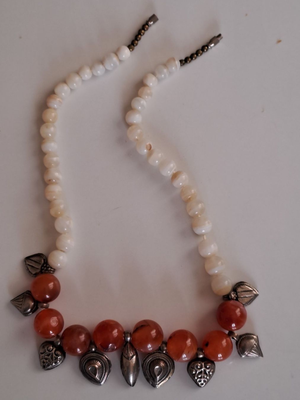Ketten: COLLIER EN CORNALINE  ET ARGENT  INDE – Gebraucht aus LAUSANNE von KWEW