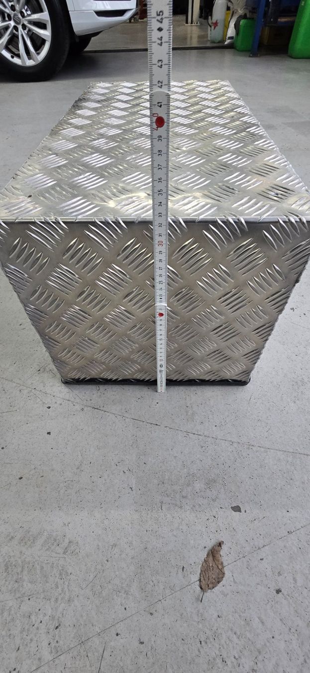 Accessori per altri veicoli: Aluminium Riffelblech Teile – Usato da Cham venduto da WB2223 9