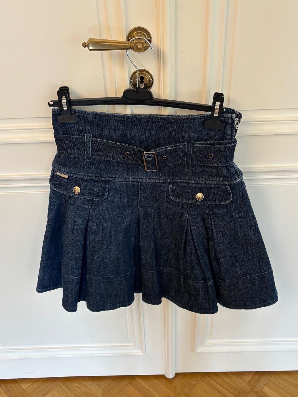 Burberry Jupes: Jupe Burberry T36 jean – D'occasion à Conches par chn_hgl6
