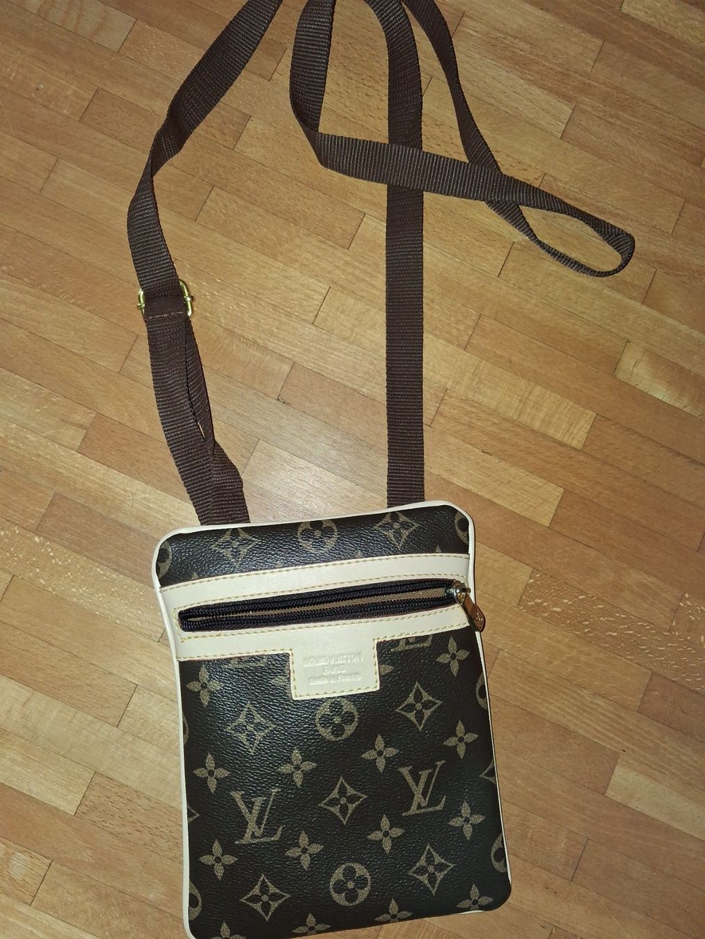 Aigner Borse da donna: AIGNER Tasche u. LV – Usato da Wetzikon ZH venduto da med_2y76 9