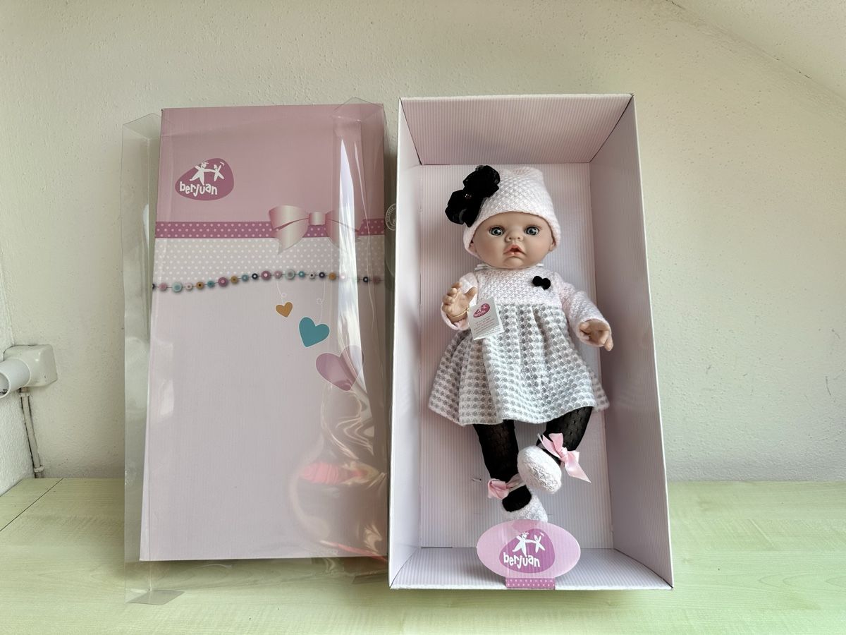 Poupées: Berjuan Mädchen Puppe – Neuf avec emballage d'origine à Zürich par Kat_5557 1