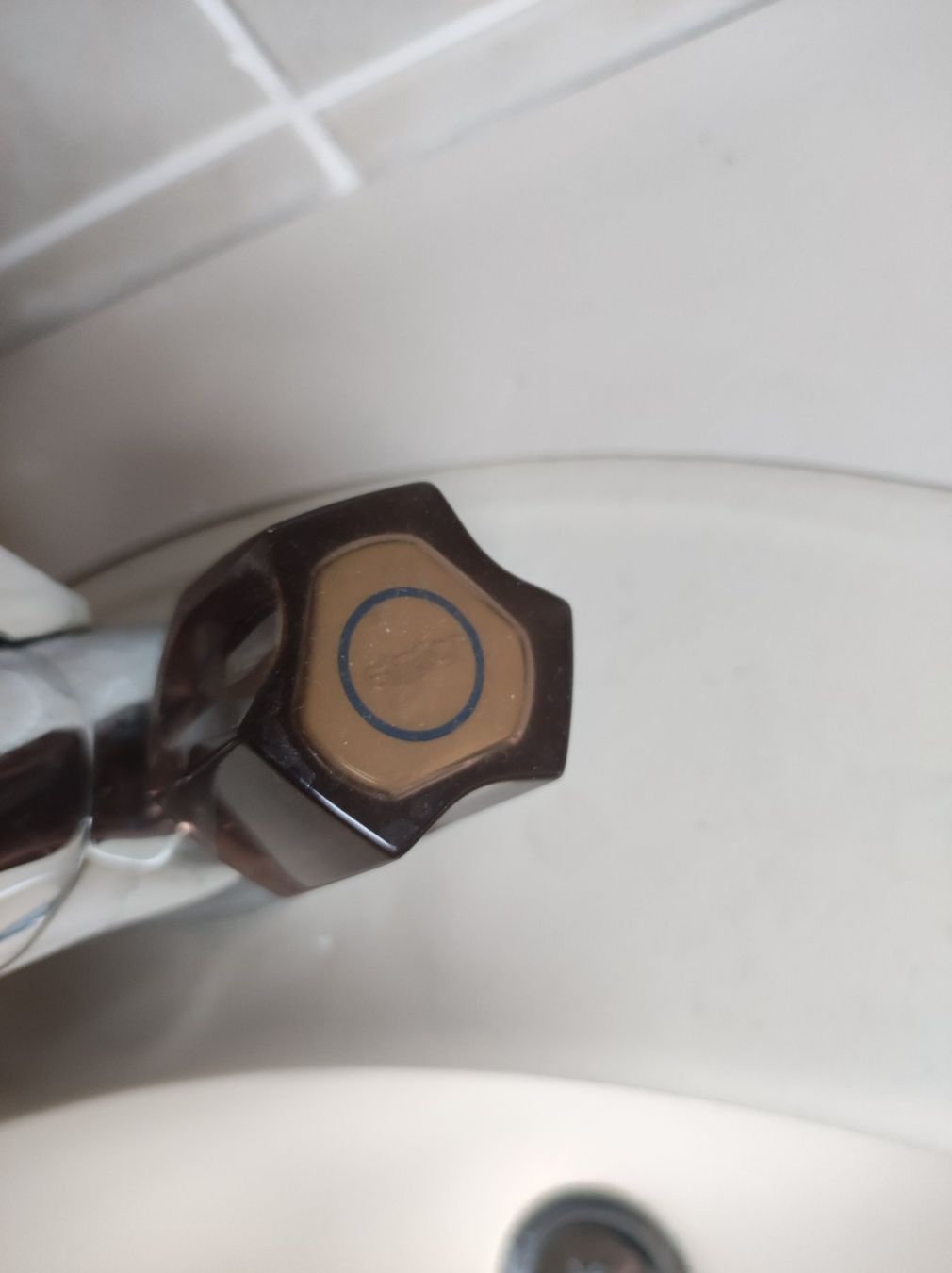 Lavabi & lavandini: Lavabos mit Waschtisch - Abholung in ZH – Usato da Goldach venduto da Gipo 7
