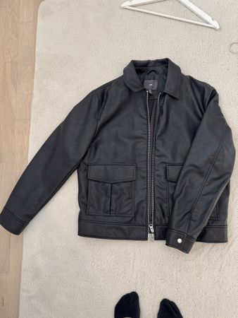 Schicke Herren Jacke in Lederoptik - Top für den Übergang!