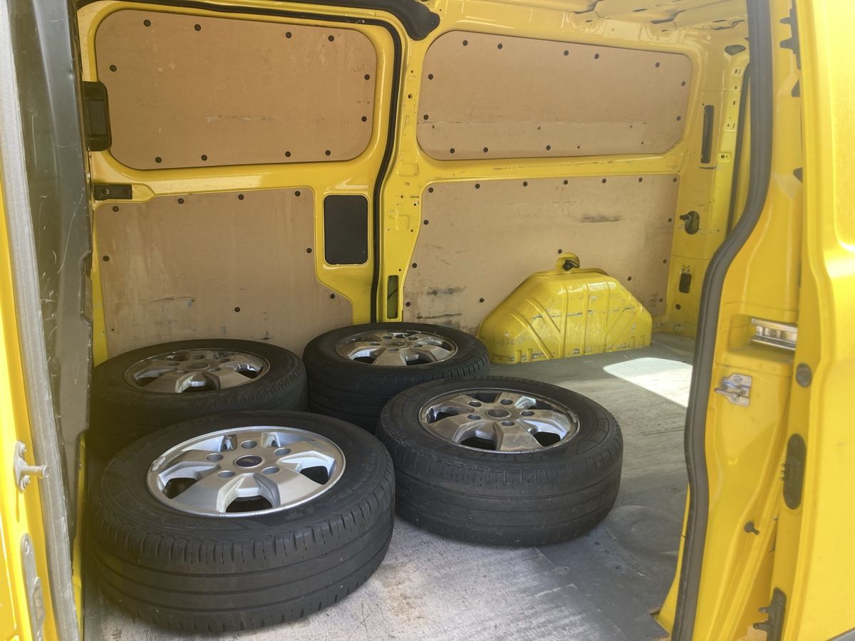 Ford Nutzfahrzeuge: Ford Transit Custom – Gebraucht aus Uster von Furisa 3