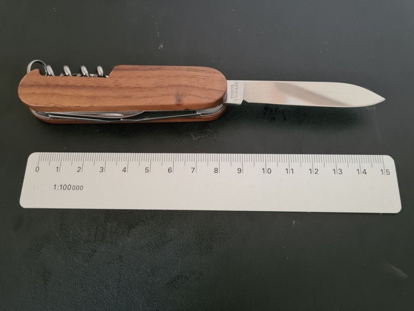 Victorinox Coltelli tascabile: Victorinox Taschenmesser mit Holzgriffschalen – Usato da Bern venduto da Respirit 5