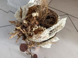 Kugel mit Trockenblumen