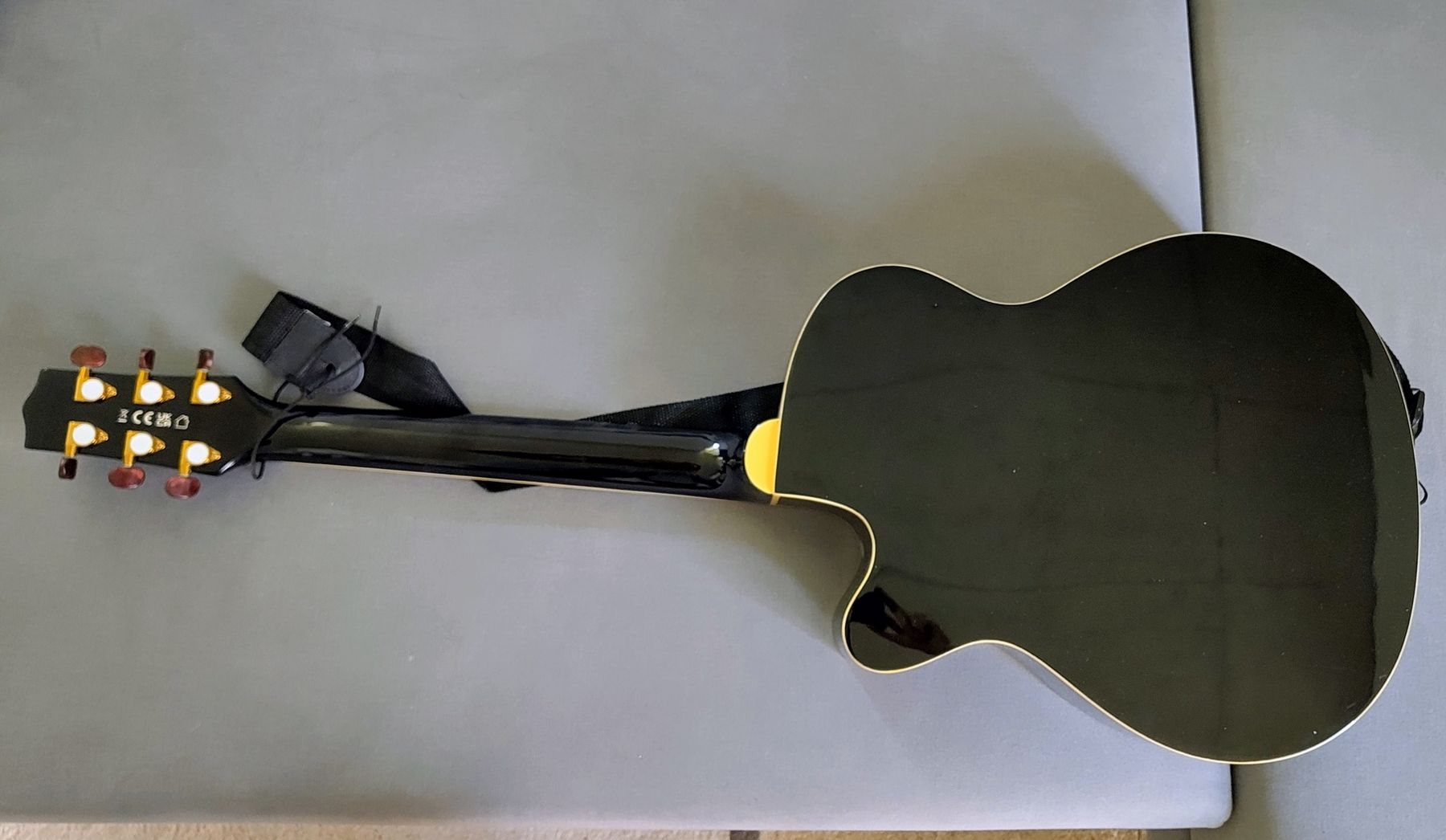 Instruments de musique: Elektro-Akustikgitarre – D'occasion à Thun par The_Sixx 1