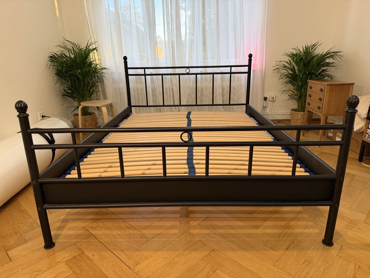 Letti: 140×200 Black Metal Bed Frame with Slatted Base – Nuovo (secondo la descrizione) da Zürich venduto da mik_ykn6 5