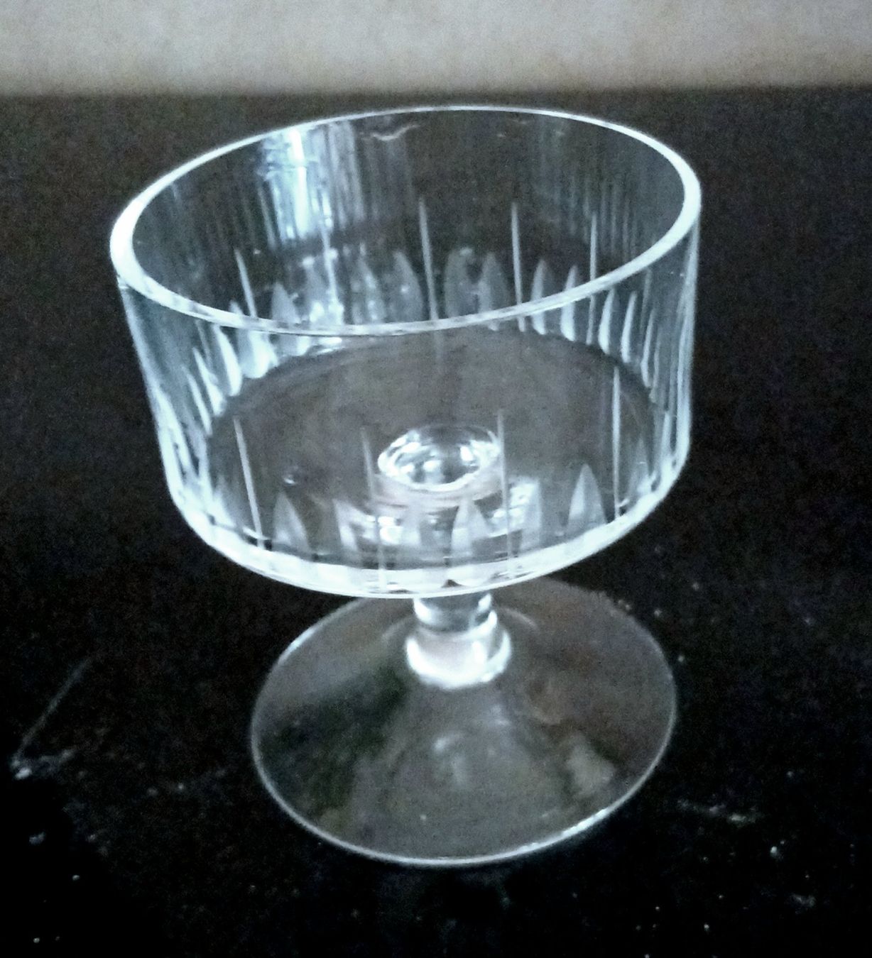 Bicchieri: 12 Petites coupes en verre taillé – Nuovo (secondo la descrizione) da LE MONT-SUR-LAUSANNE venduto da CHOCO04 1