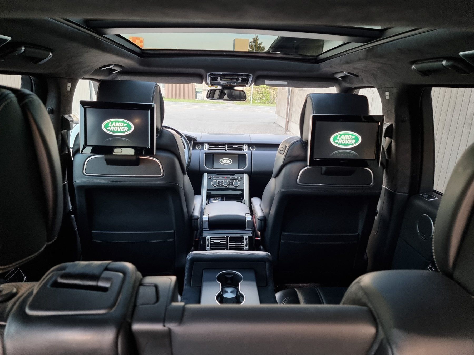 Land Rover Automobili: Range Rover SDV8 Autobiography all Black – Usato da Zug venduto da Qayqay0 6