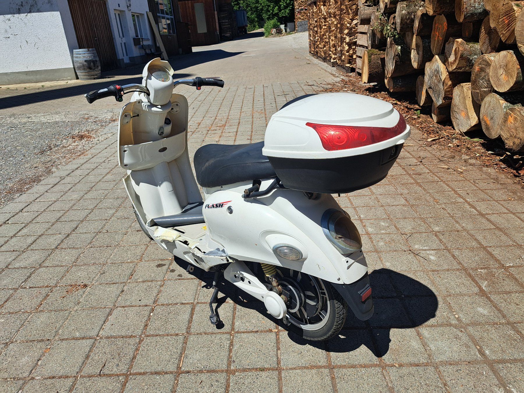 Scooter: Flash E-Roller E-Scooter 20/25km/h Bastler 48V Lieferung – Difettoso da Hallau venduto da ZIEGLER-Motorhandel 2