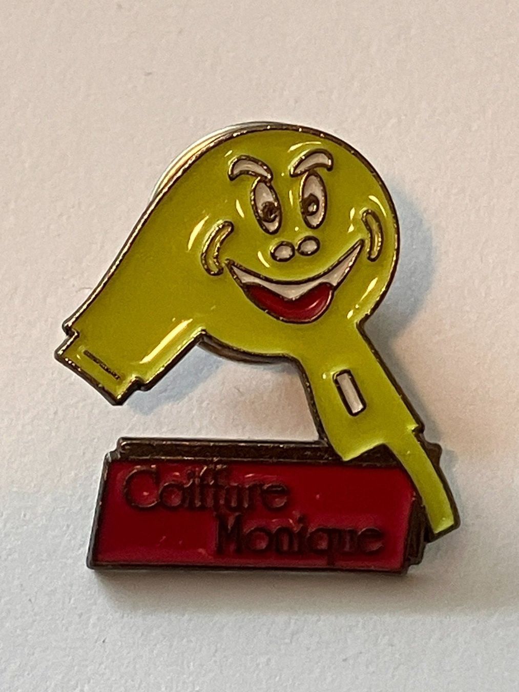Placchette & Badge: 1 Pin Coiffure Monique – Usato da Basel venduto da djwwpp