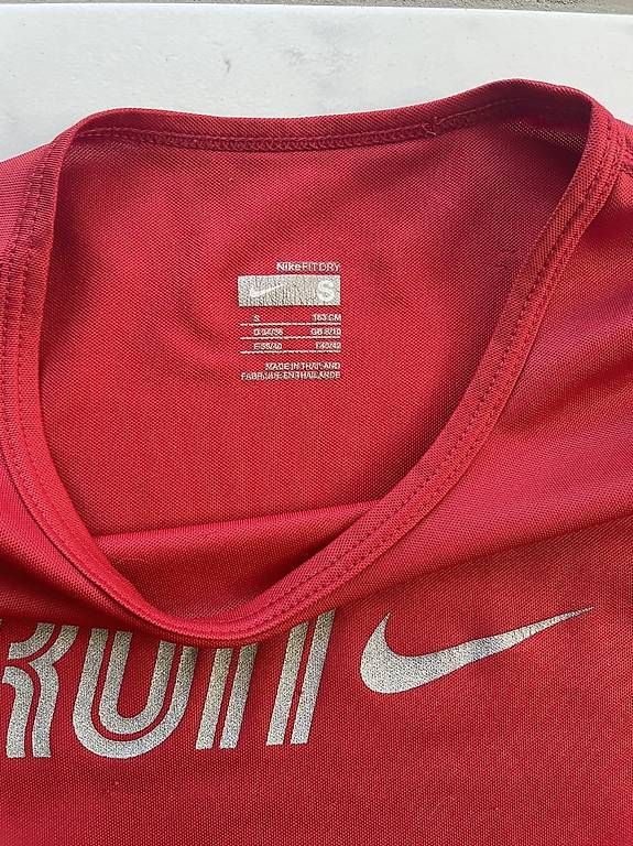 T-shirt: Nike sport shirt S – Usato da Itingen venduto da alexasoldie 1