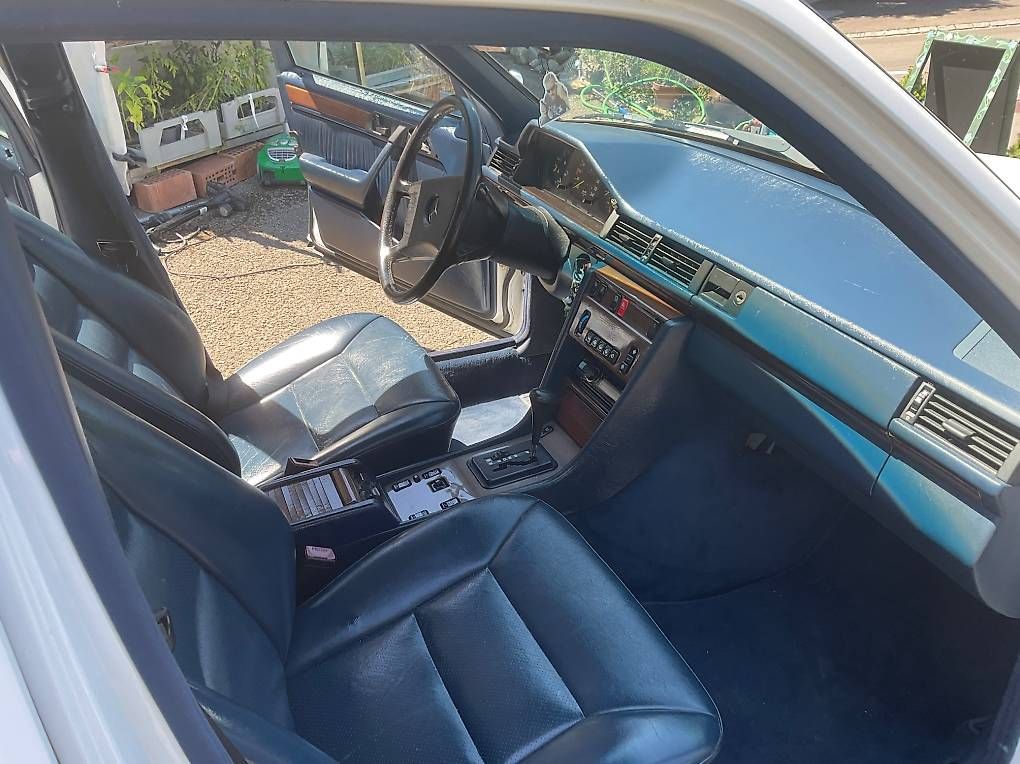 Autos: MercedesBenz 300E 4MATIC – D'occasion à Berg (Dägerlen) par enr_kzb7 4