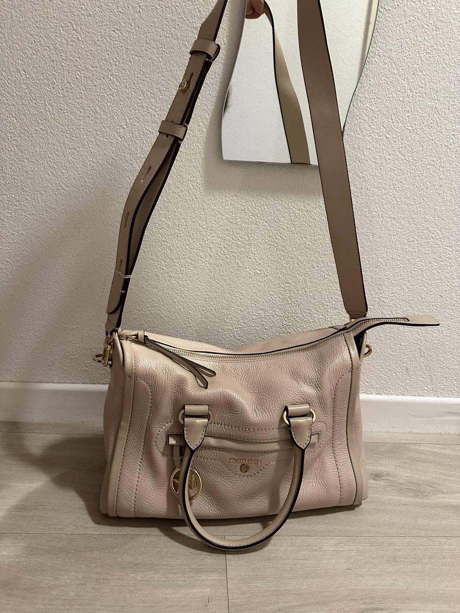 Borse da donna: Michael Kors Tasche / rosa – Usato da Oberhofen Thun'see venduto da ClaudiaKelesh 2
