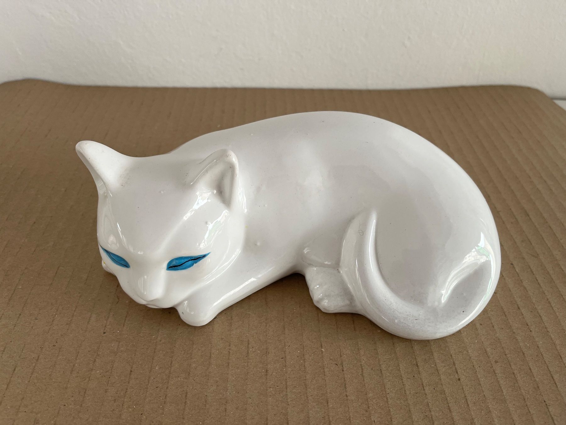 Figuren: Katze aus Keramik / weiss glasiert – Gebraucht aus Wetzikon ZH von seli03 1