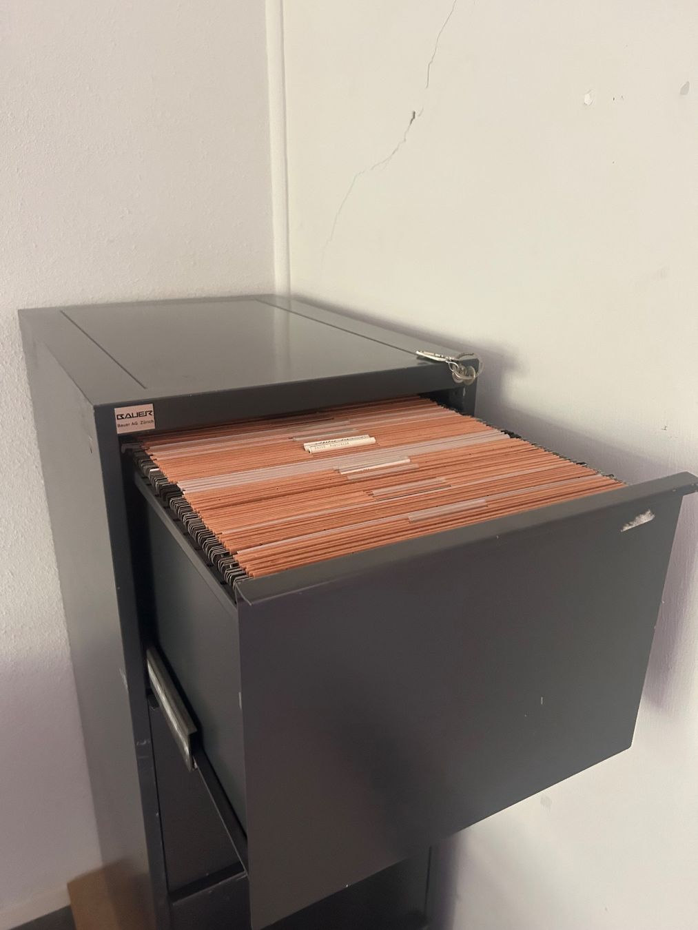 Armadi: Aktenschrank aus Metall – Usato da Zürich venduto da Tm7 2