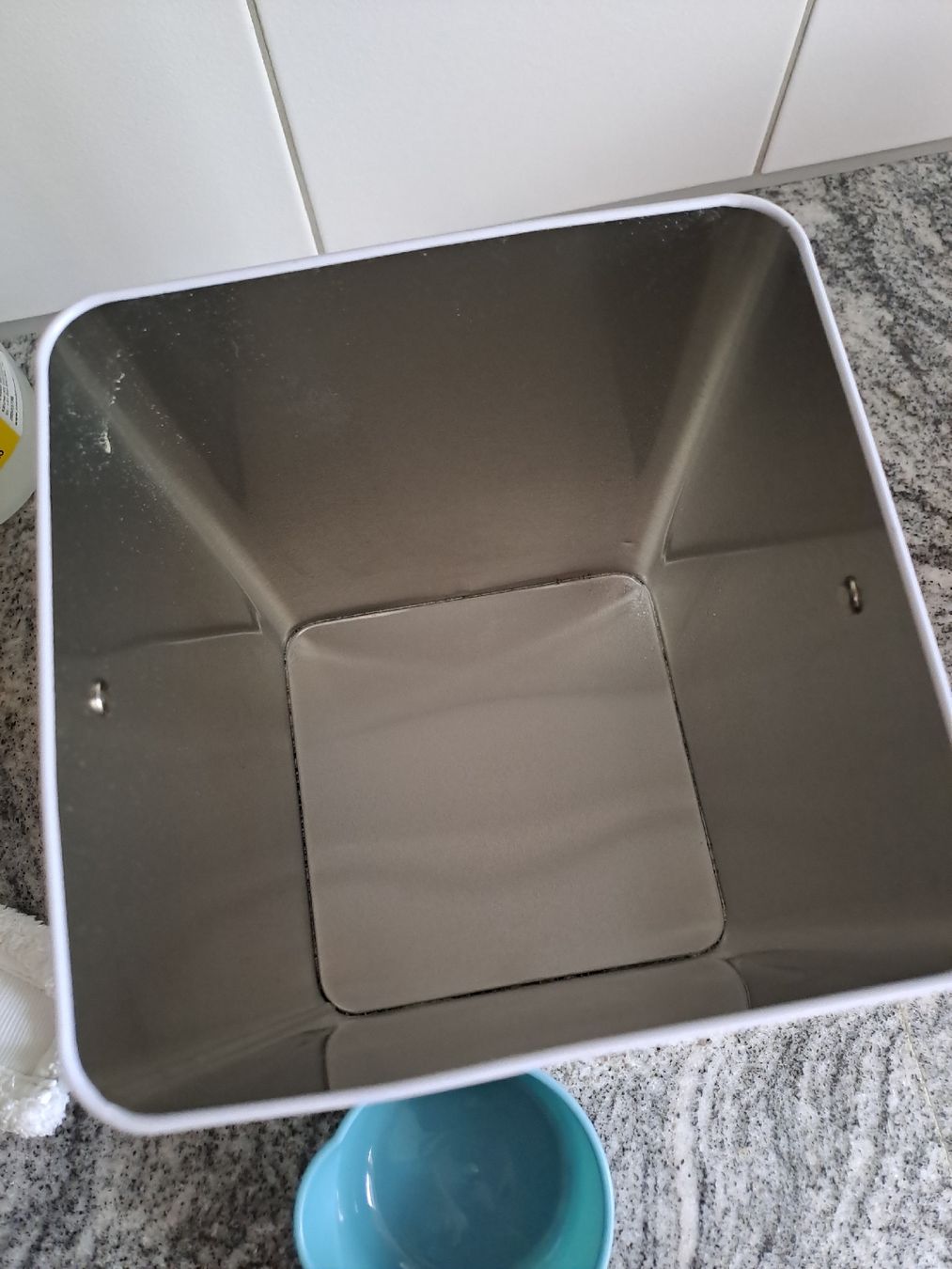 Contenitori & Simili: Waschmittelbox Metall mit Messlöfffel – Usato da Rickenbach LU venduto da bishiida 2