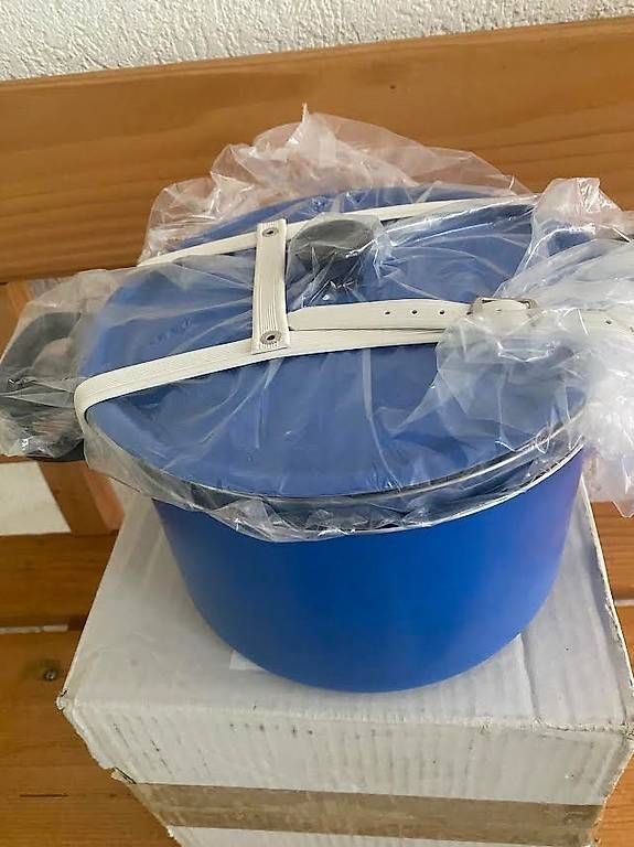 Services de table: Campinggeschirr – Neuf avec emballage d'origine à Hinwil par schnurrli51