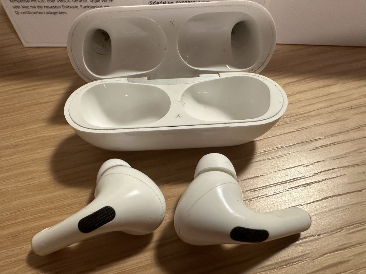 Apple Kopfhörer: Apple AirPods Pro mit Ladecase – Gebraucht aus Glattpark(Opfikon) von ZHINCITY 2