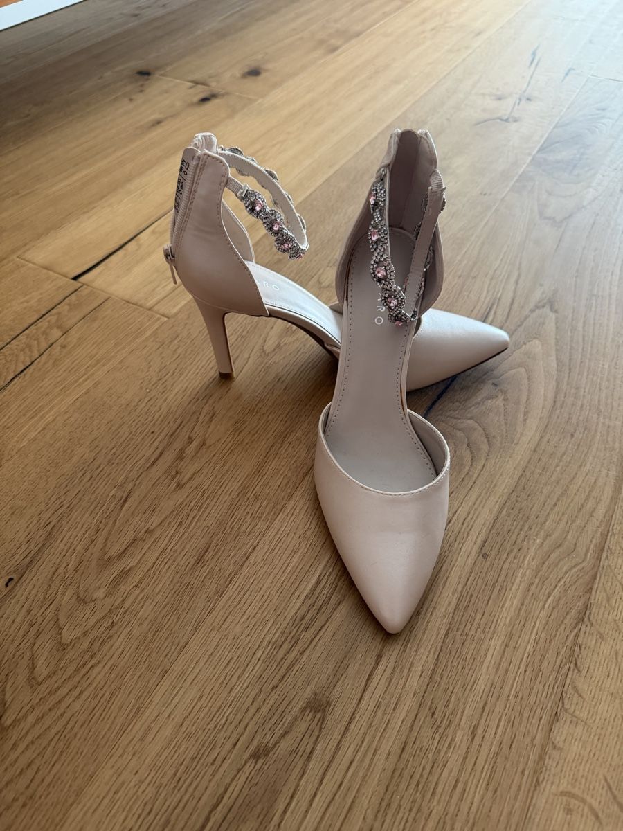 Damenschuhe: PESARO Pumps beige Strass Gr.  39 neu – Neu (gemäss Beschreibung) aus Sargans von Rohan12 2