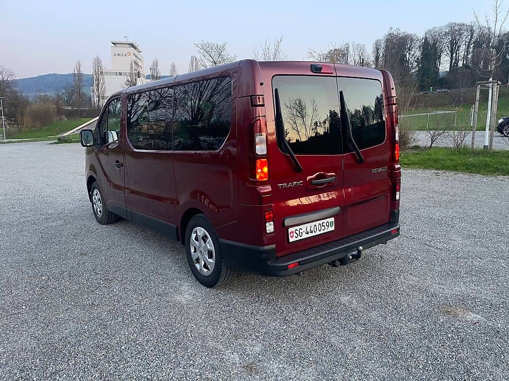 Renault Automobili: RENAULT Trafic Blue dCi 150 Spacenomad Equilibre 8 platz – Usato da Goldach venduto da Marko1982 3